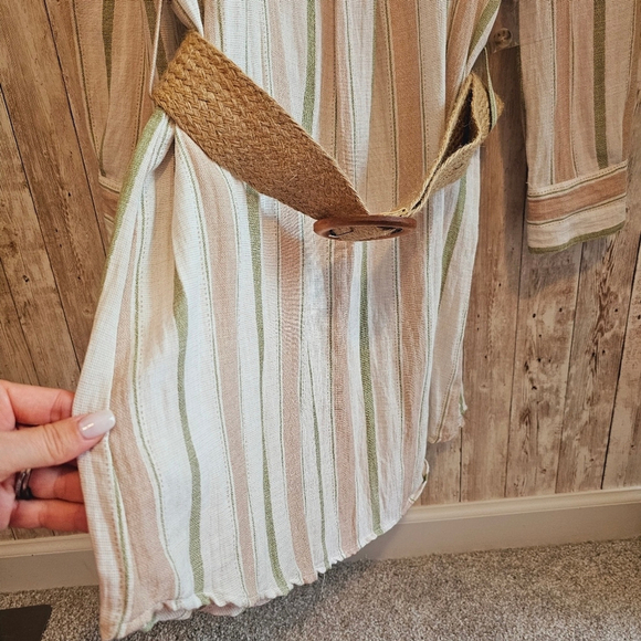 Sweet Wanderer Women's tunic with belt - Picture 5 of 9